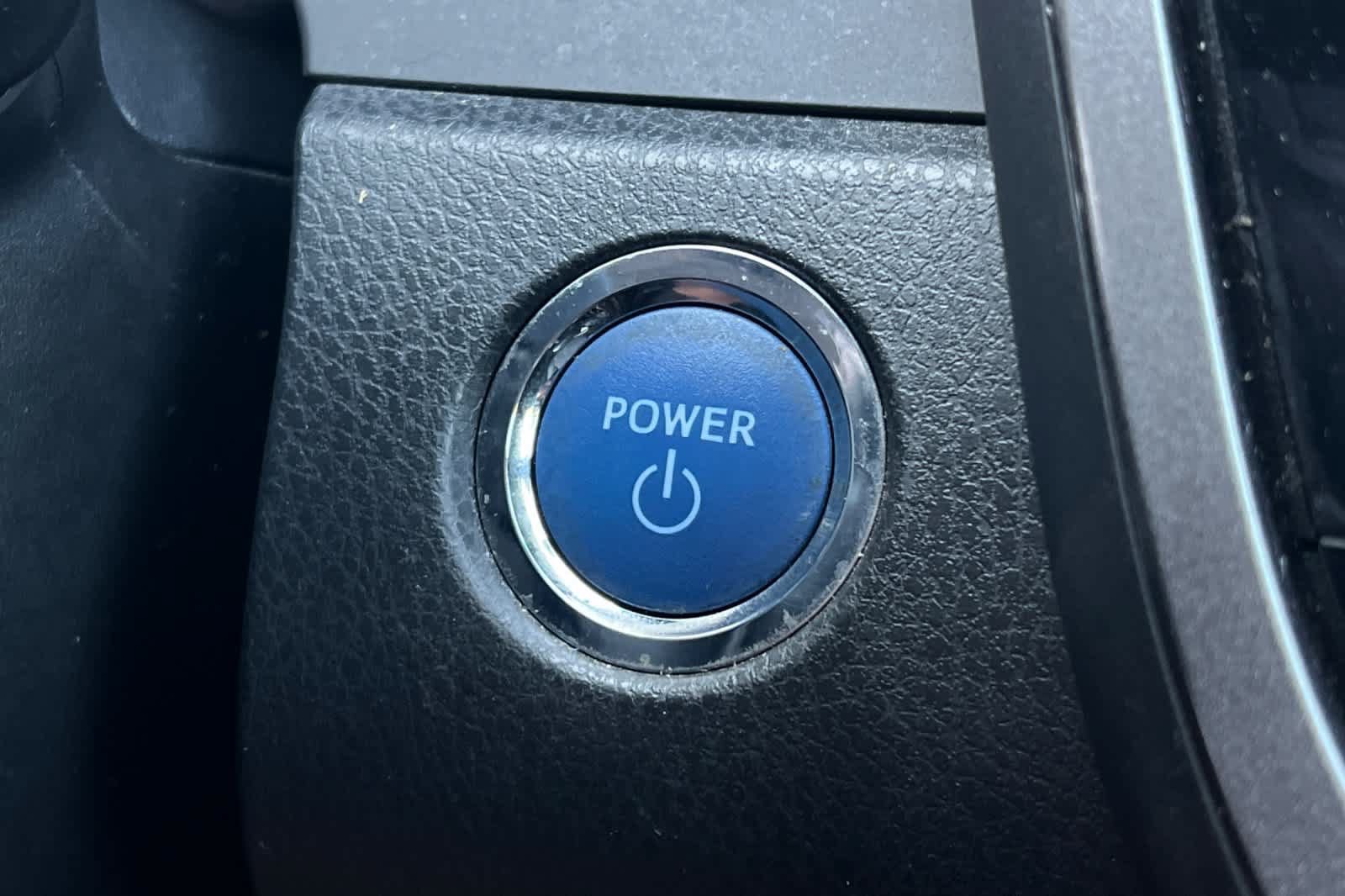 Used 2022 Toyota Camry SE w/ Cold Weather Package FWD image 26