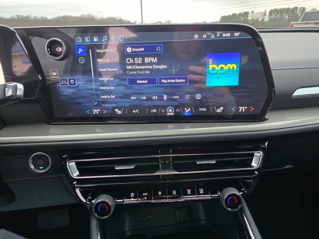 New 2026 Chevrolet Traverse LT w/ LPO, Floor Liner Package image 25