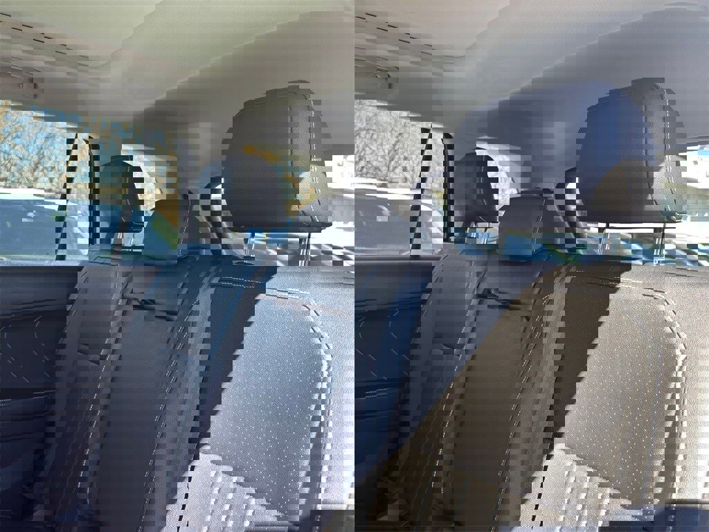 New 2024 Volkswagen Tiguan SE image 28