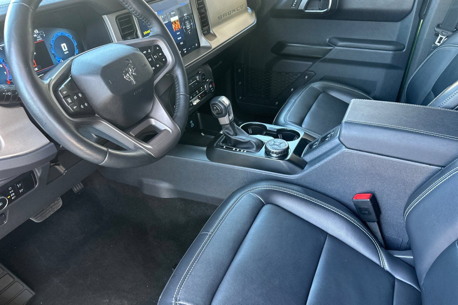 Used 2025 Ford Bronco Outer Banks AWD/4WD image 10