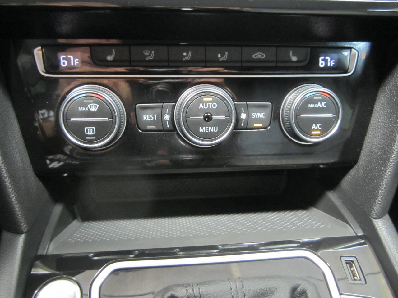 Used 2020 Volkswagen Arteon SE image 33