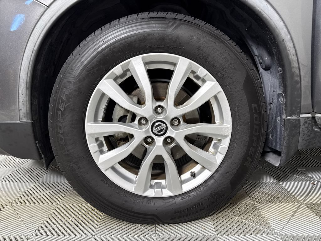 Used 2018 Nissan Rogue SV FWD image 20