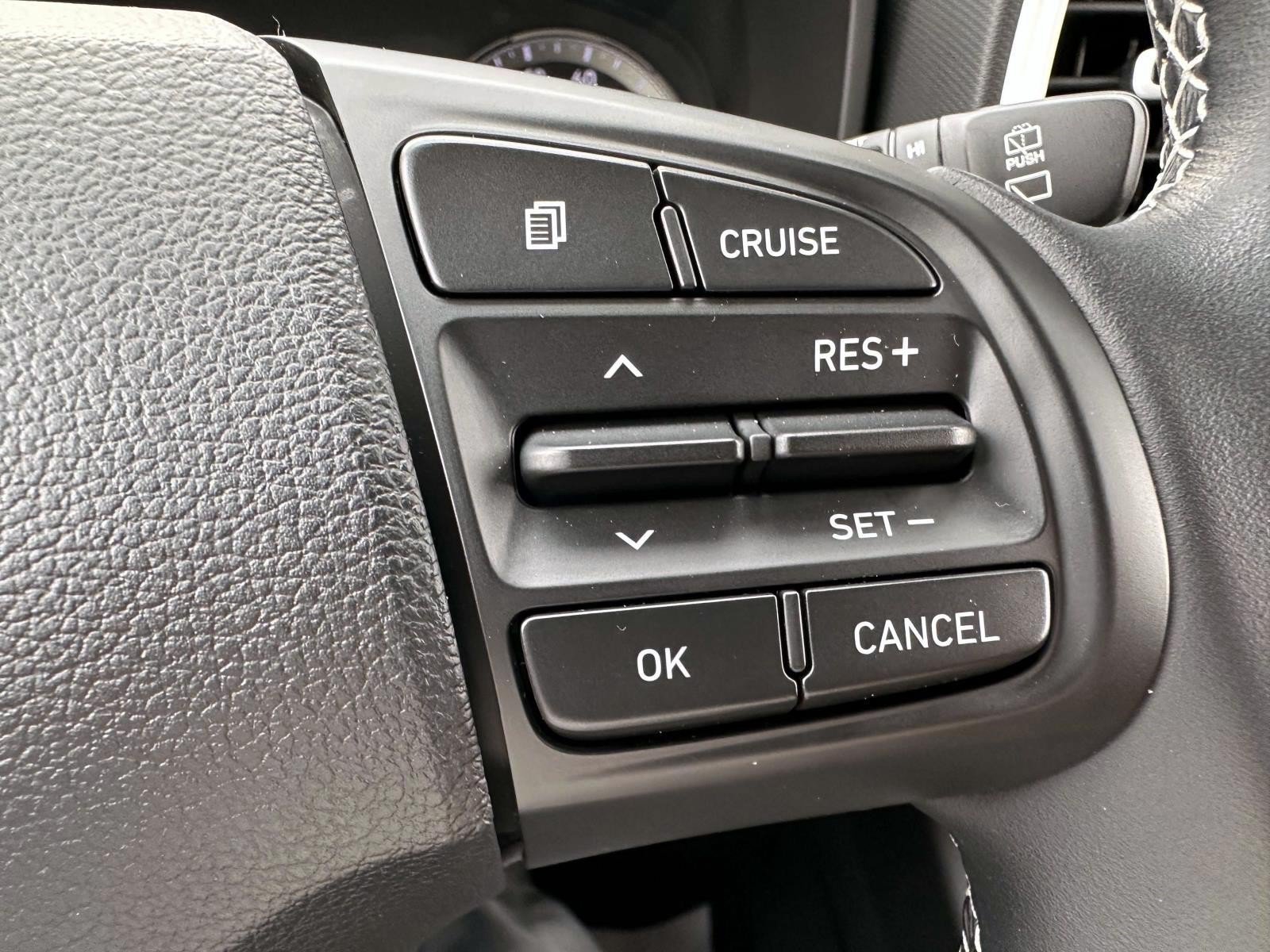 Used 2022 Hyundai Venue Limited FWD image 16