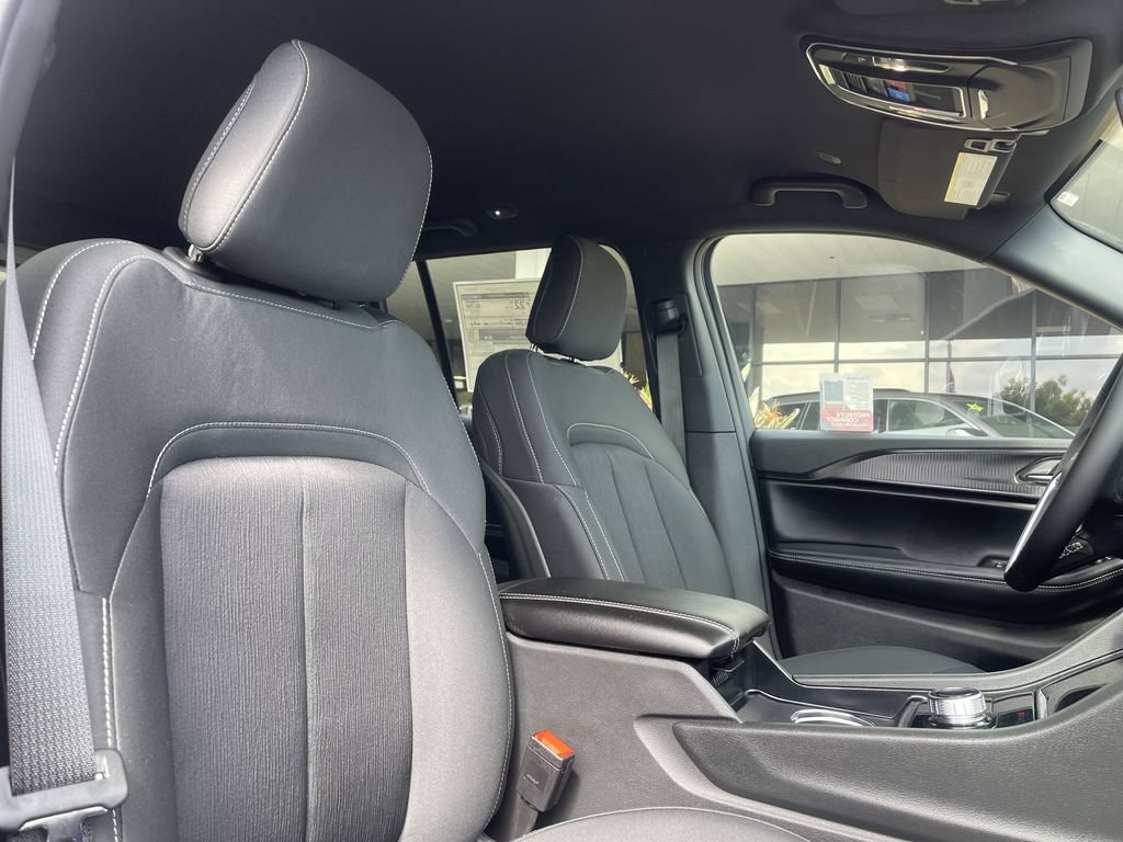 New 2026 Jeep Grand Cherokee Laredo AWD/4WD image 15