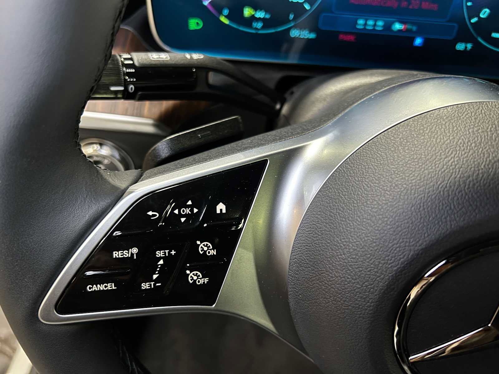 Used 2025 Mercedes-Benz C 300 4MATIC Sedan image 22