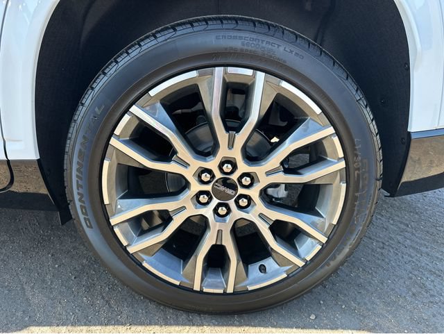 New 2026 GMC Acadia Denali Ultimate w/ LPO, Floor Liner Package AWD/4WD image 17