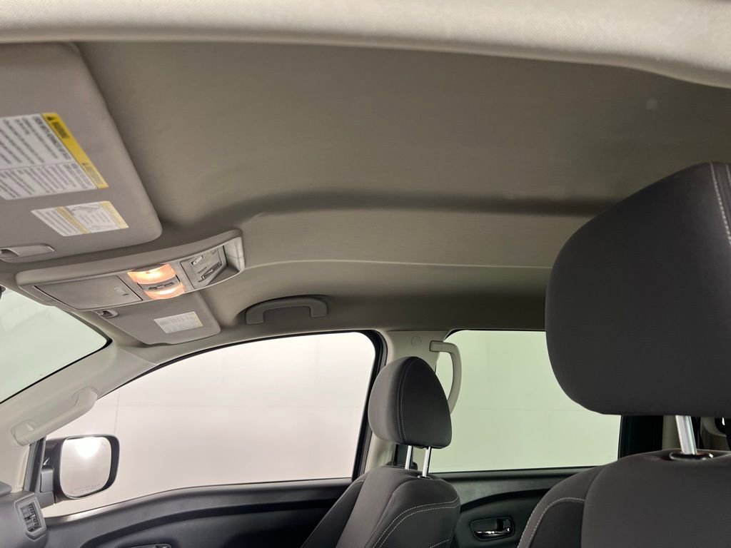 Used 2024 Nissan Titan SV w/ SV Convenience Package image 24