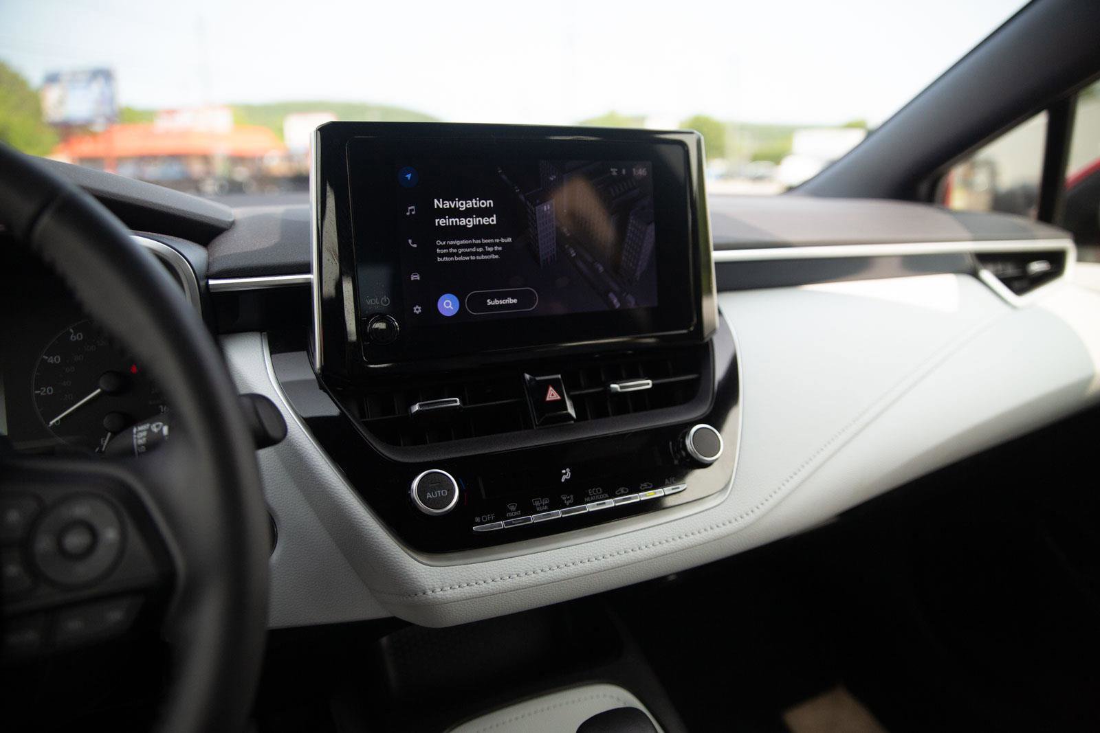 Used 2025 Toyota Corolla SE image 13