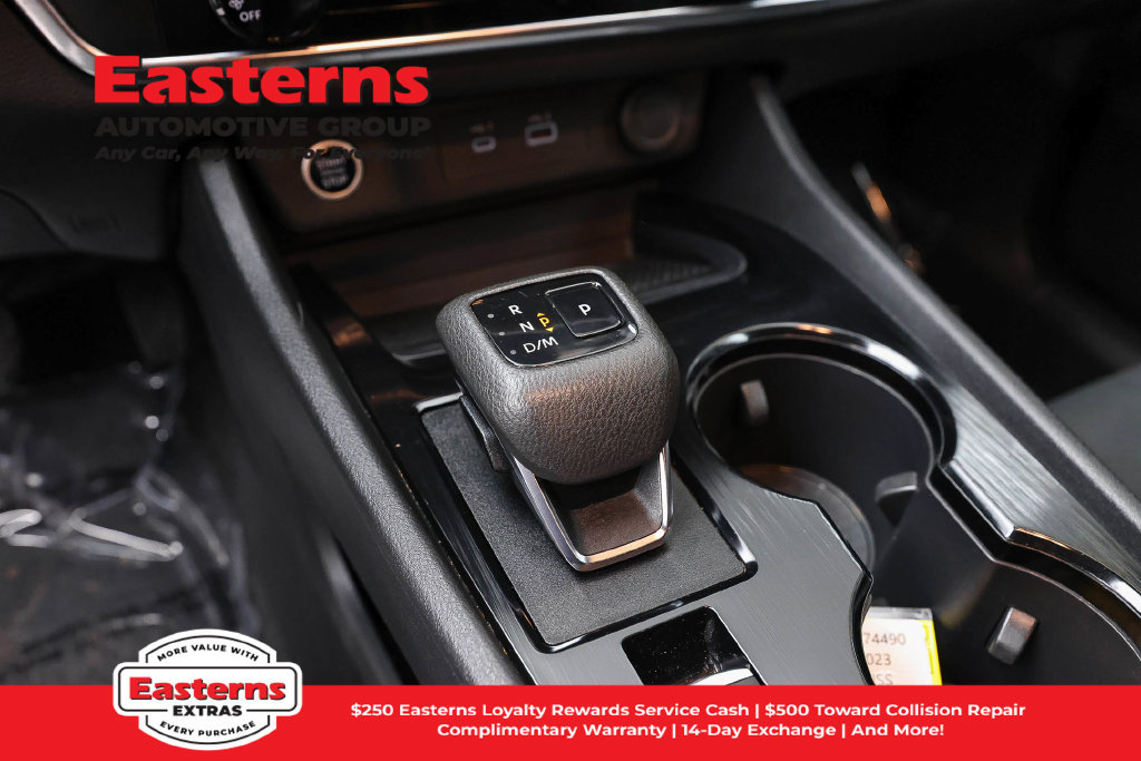 Used 2023 Nissan Rogue S AWD/4WD image 14