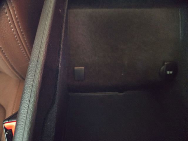 Used 2013 Volkswagen Touareg VR6 image 35