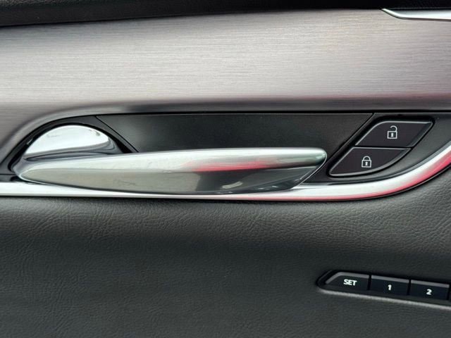 New 2025 Cadillac XT6 Luxury w/ LPO, Premium Carpet Package image 17