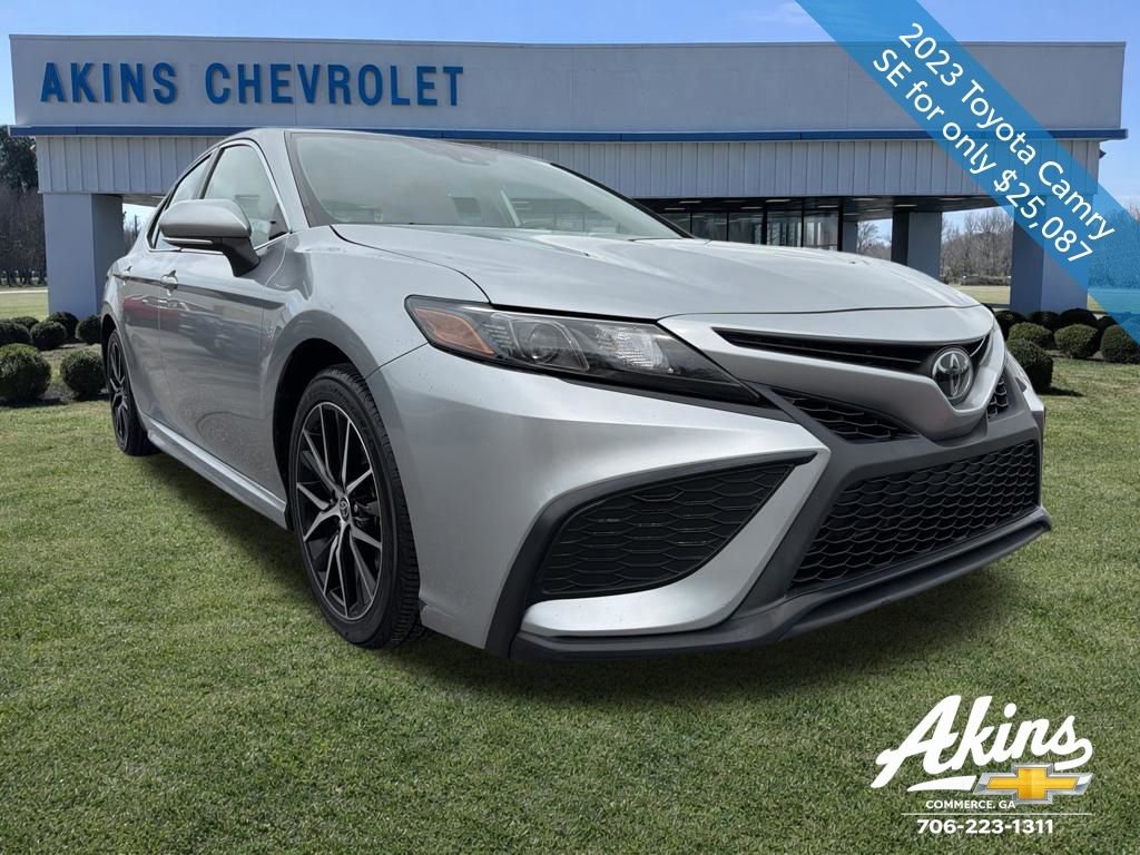 Used 2023 Toyota Camry SE video 3
