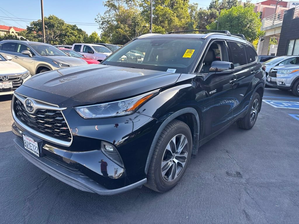 Used 2021 Toyota Highlander XLE FWD image 8