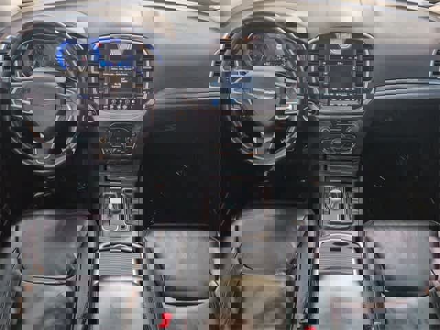 Used 2019 Chrysler 300 Touring image 16