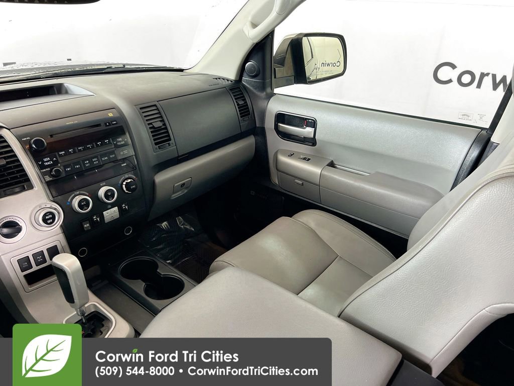Used 2008 Toyota Sequoia Limited image 28