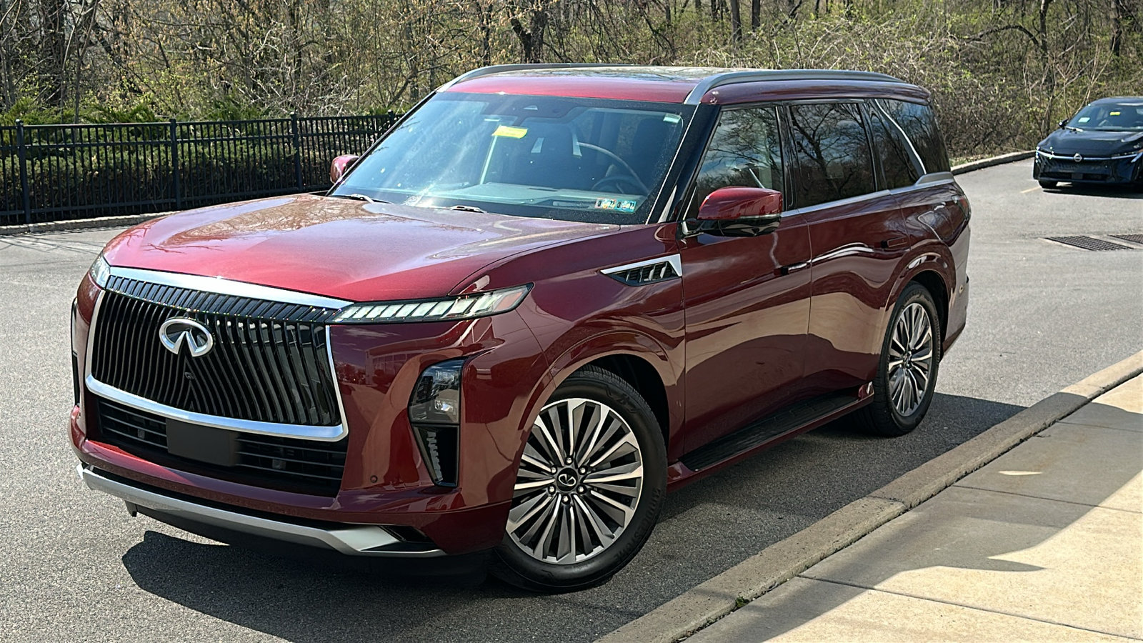 Used 2025 INFINITI QX80 Sensory AWD/4WD image 1