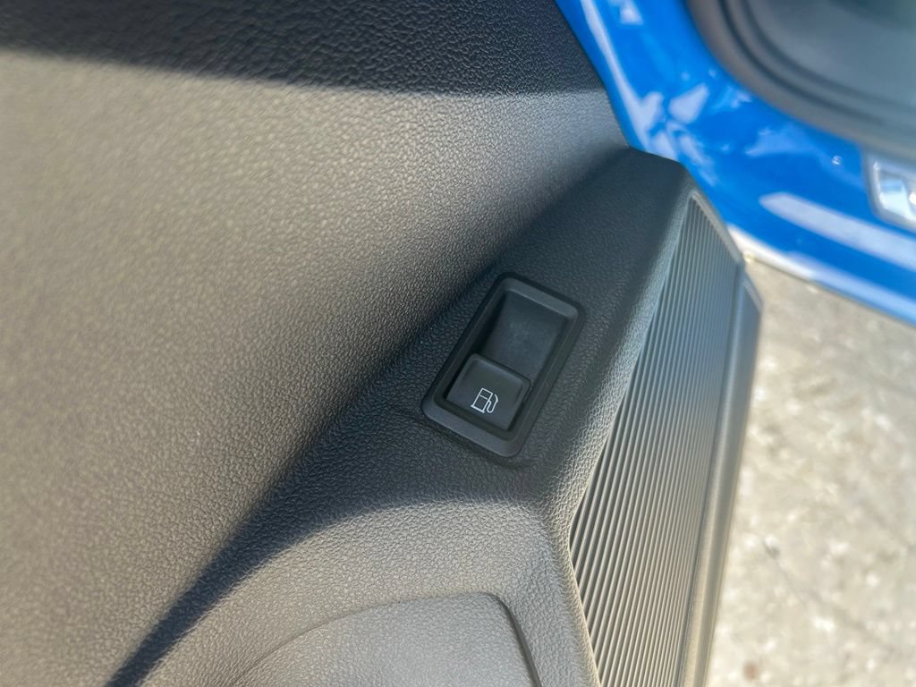 Certified 2022 Volkswagen Taos SE FWD image 49