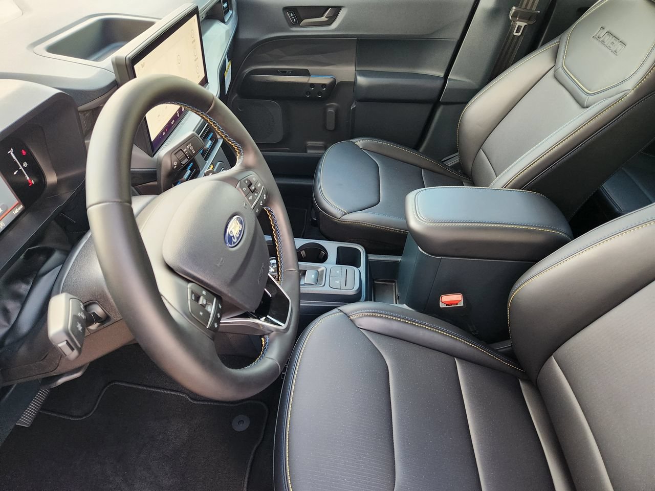 Used 2025 Ford Maverick Lobo AWD/4WD image 12