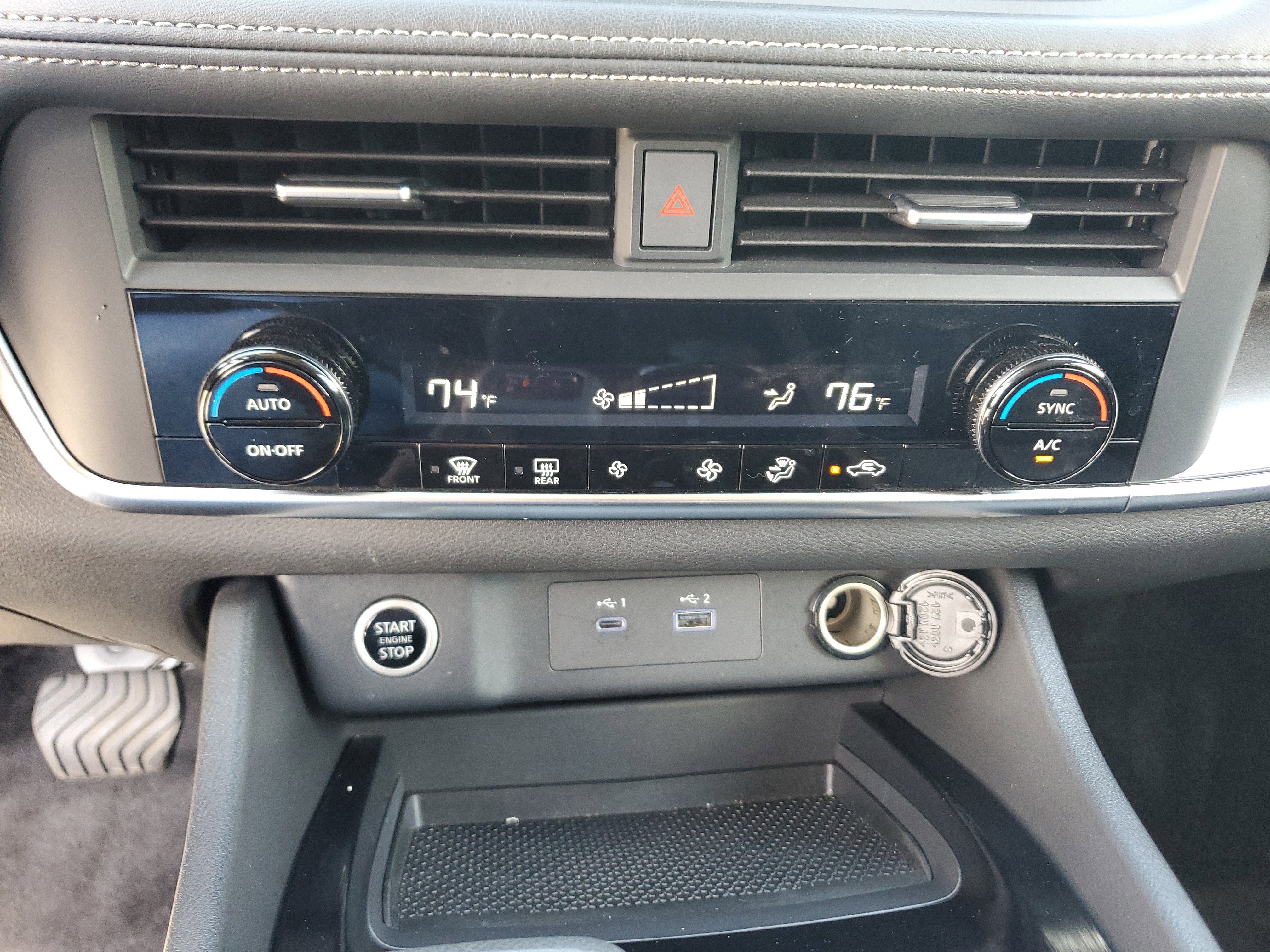 Used 2023 Nissan Rogue SV image 24