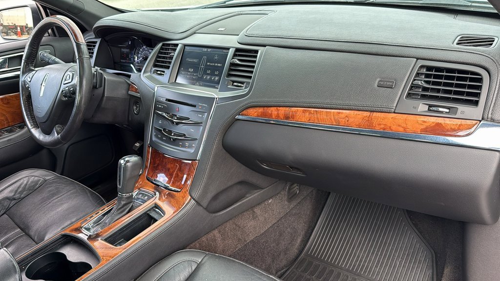 Used 2014 Lincoln MKS AWD w/ Equipment Group 101A image 32