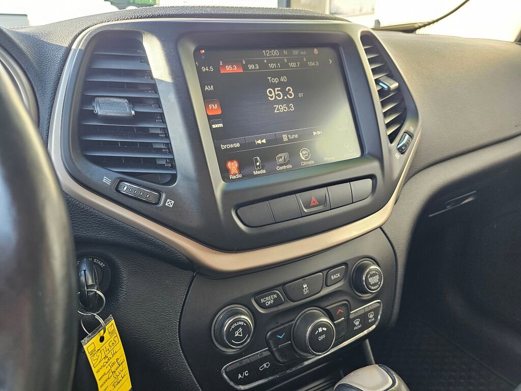 Used 2014 Jeep Cherokee Latitude w/ Cold Weather Group image 29