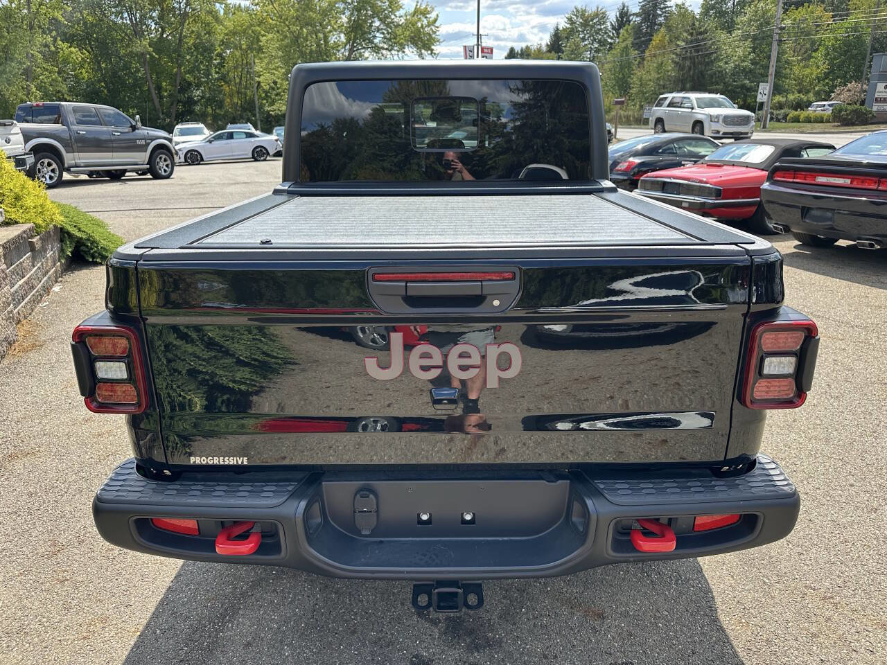 Used 2025 Jeep Gladiator Rubicon w/ Convenience Group image 5