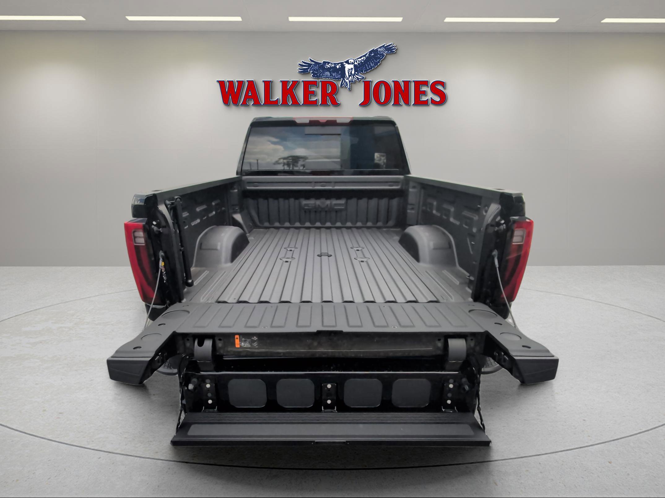 New 2025 GMC Sierra 2500 SLT w/ SLT Convenience Package image 9