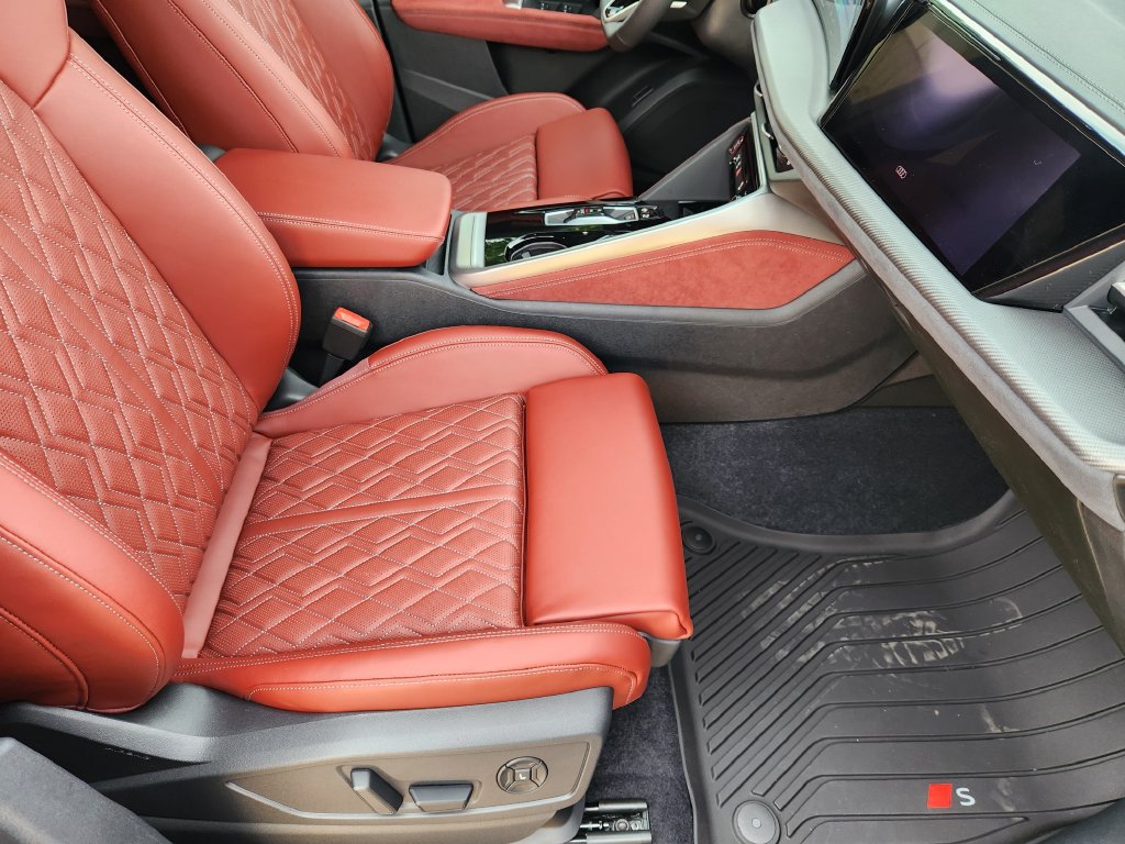 New 2026 Audi SQ5 Prestige AWD/4WD image 16