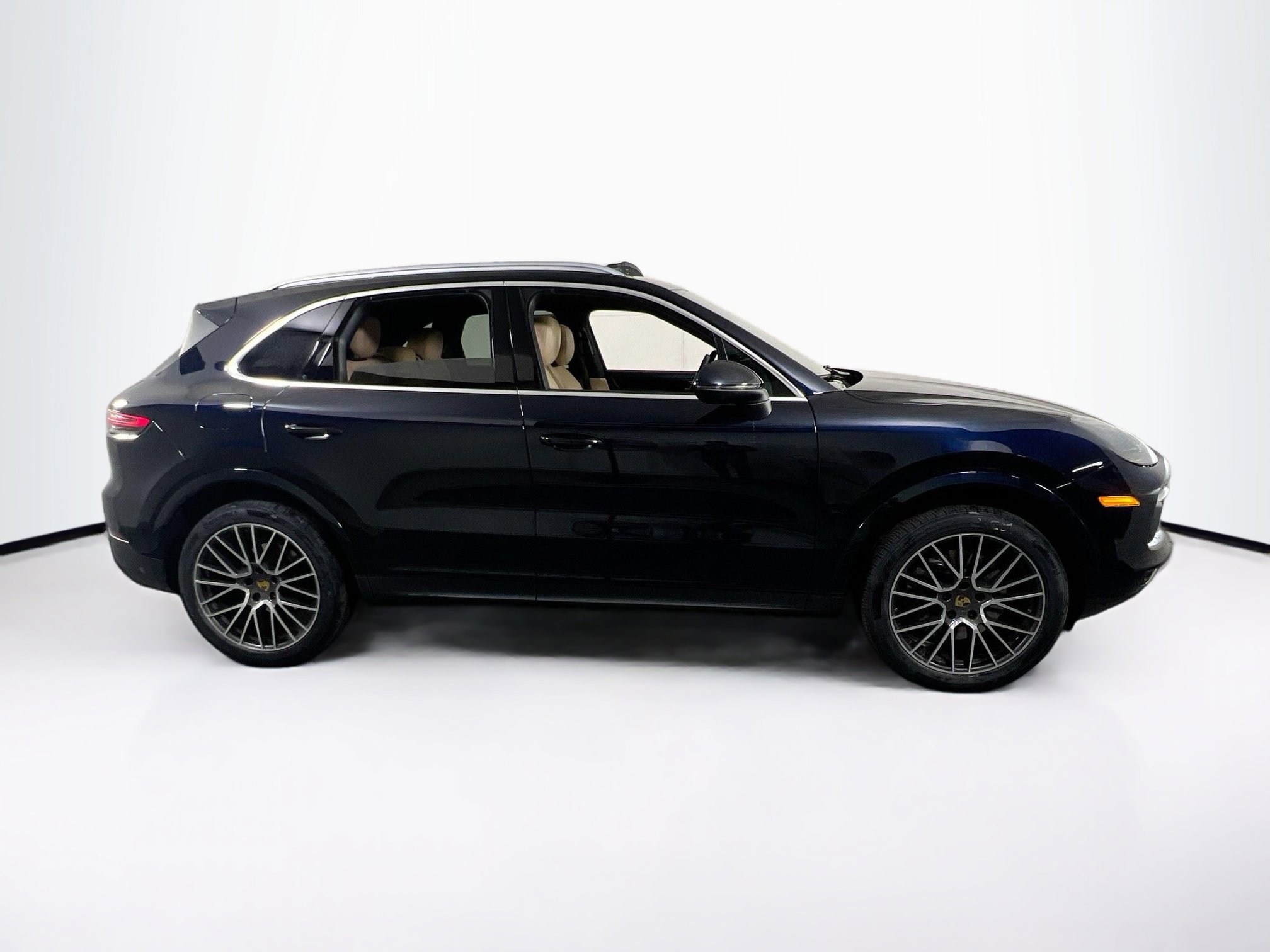 Used 2021 Porsche Cayenne image 4