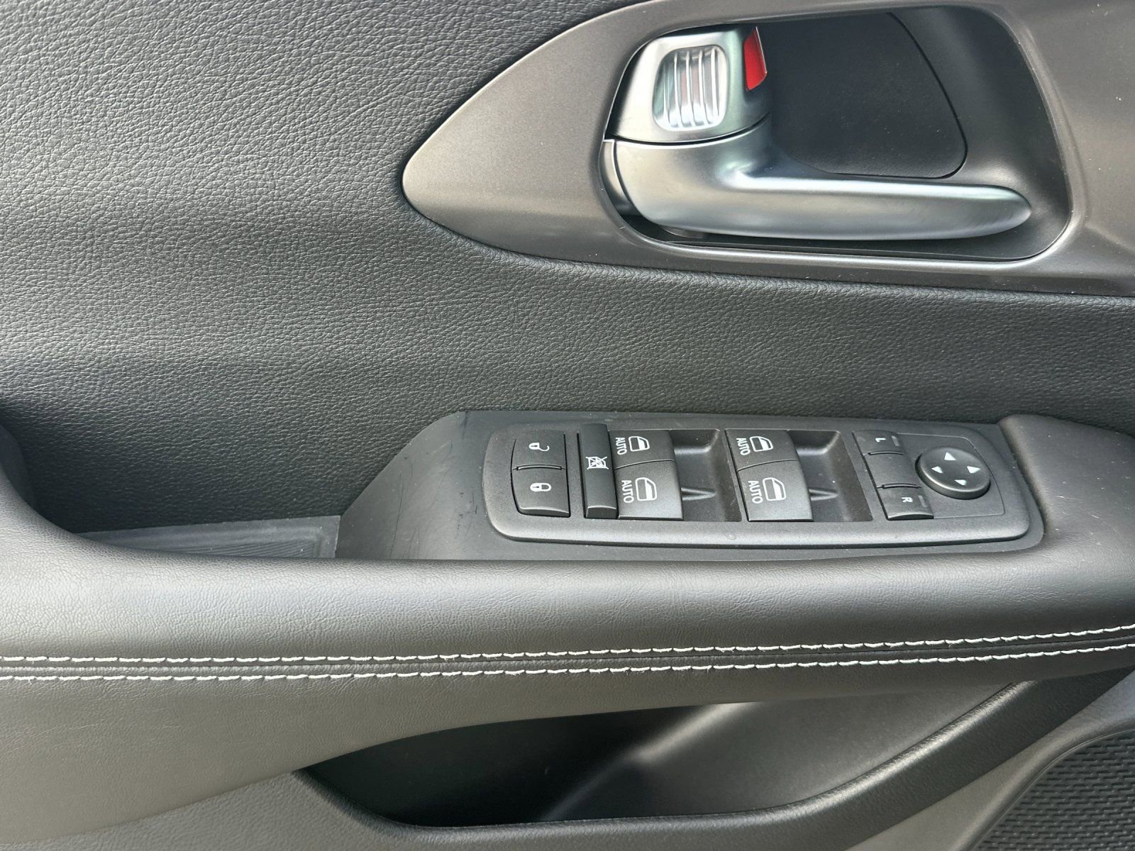 New 2026 Chrysler Pacifica Select image 8