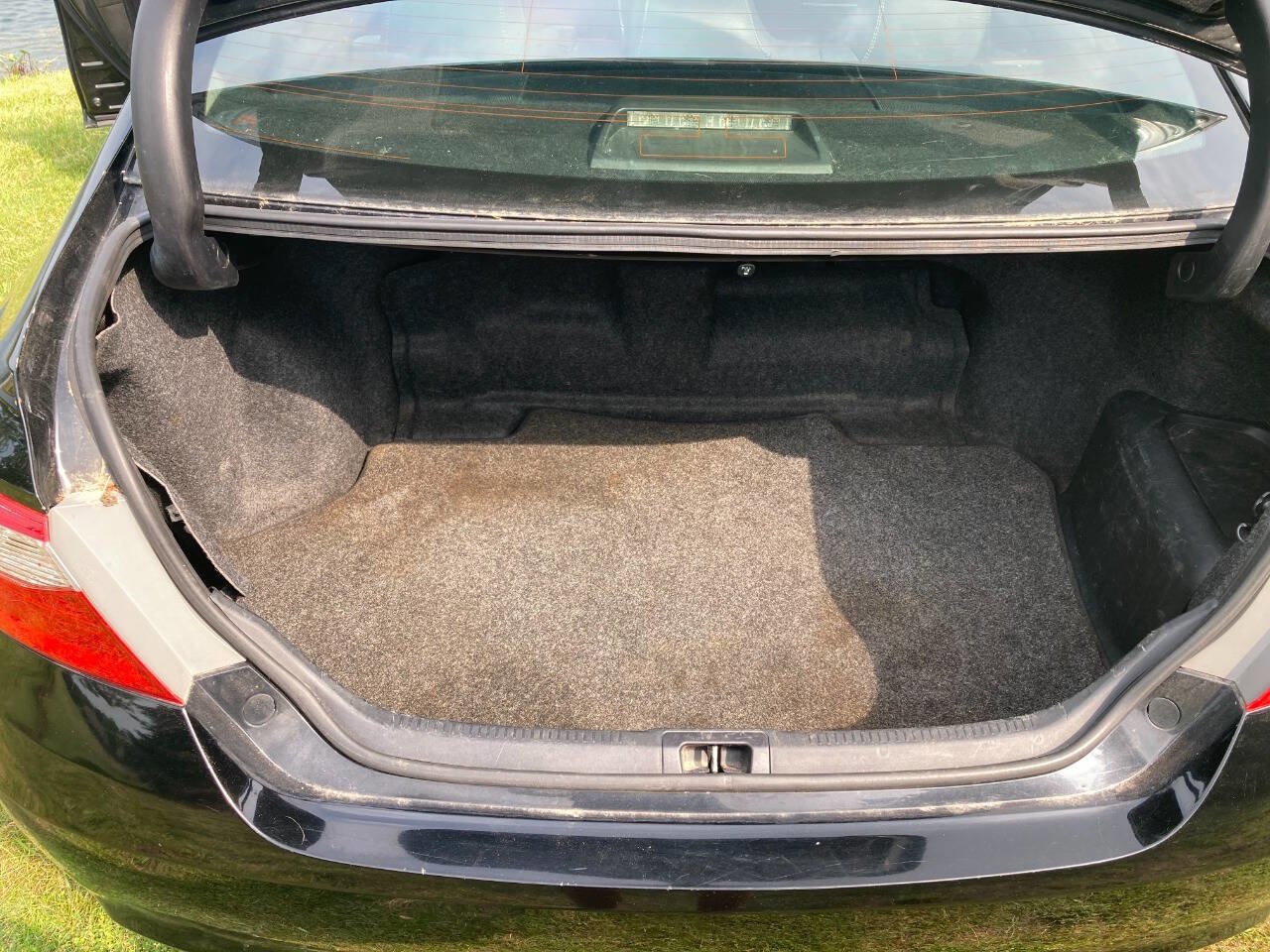 Used 2015 Toyota Camry XLE w/ Moonroof Package image 11