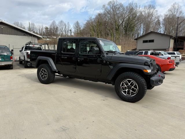Used 2024 Jeep Gladiator Sport AWD/4WD image 2