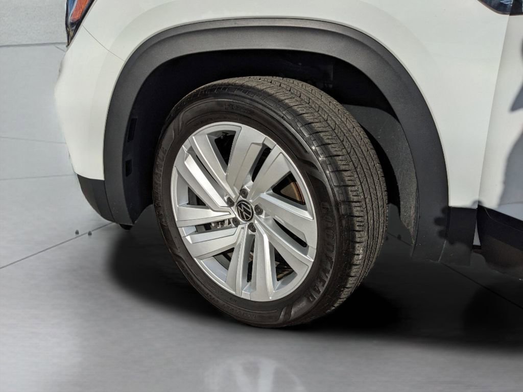 Used 2023 Volkswagen Atlas Cross Sport SE FWD image 34