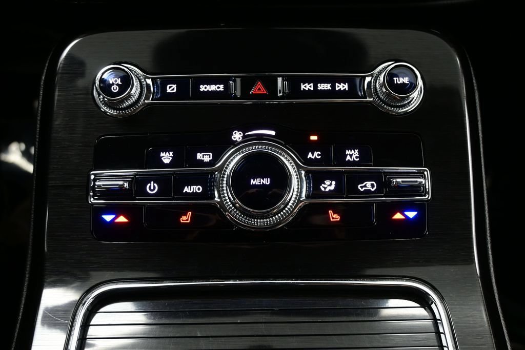 Used 2023 Lincoln Nautilus FWD w/ Premium Package image 20