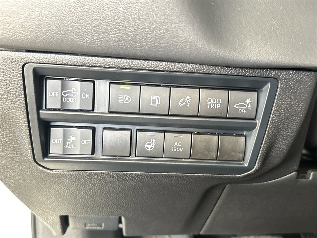 Used 2025 Toyota Tundra Platinum image 18