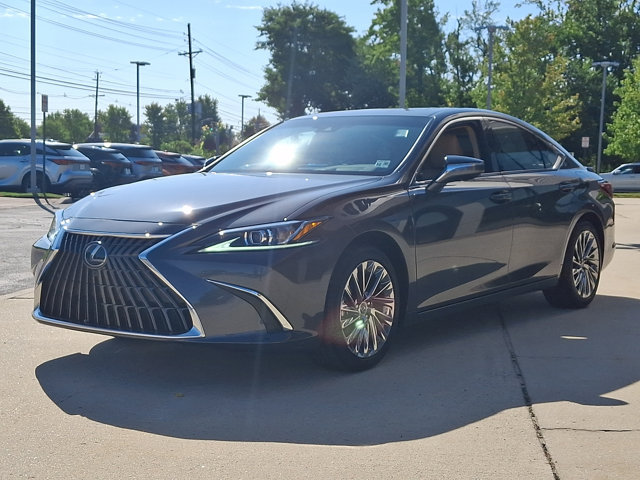 Certified 2025 Lexus ES 300h w/ Technology Package FWD image 3