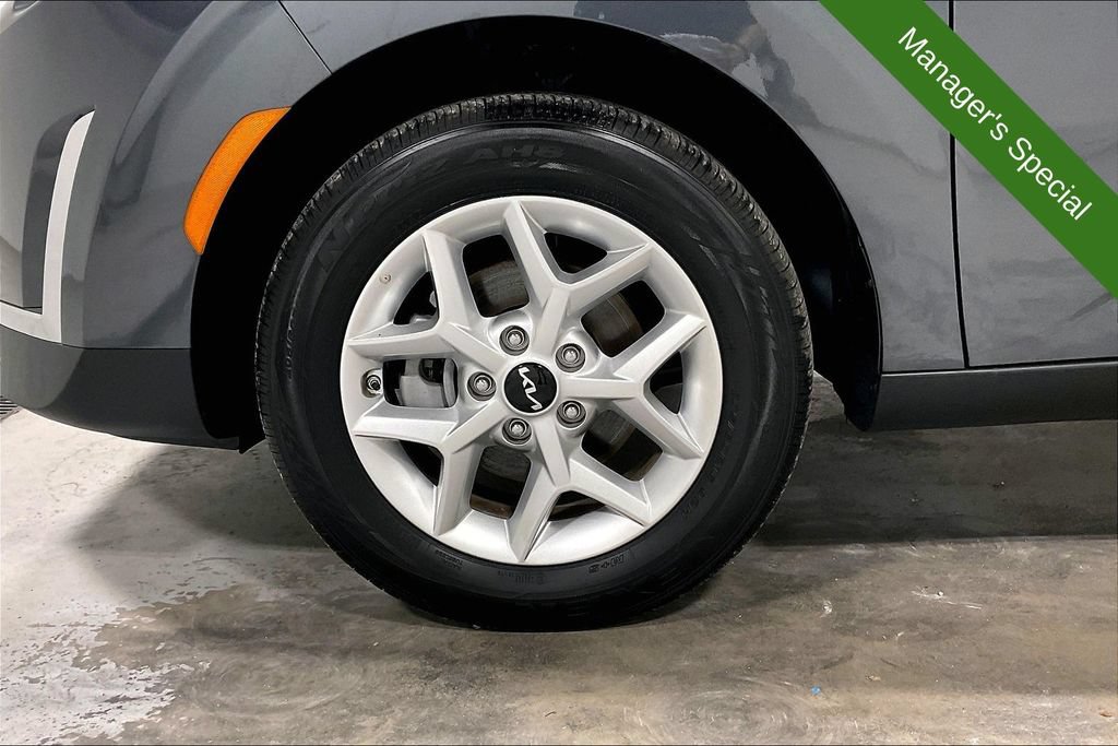Used 2025 Kia Soul LX w/ LX Technology Package FWD image 10
