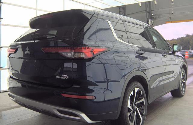 Used 2024 Mitsubishi Outlander SEL Black Edition image 5