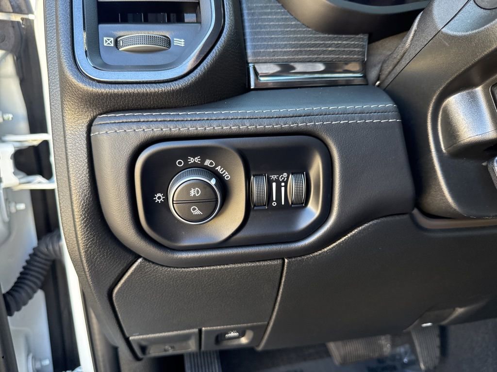 Used 2024 RAM 2500 Limited image 18