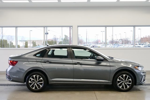 Certified 2025 Volkswagen Jetta S image 7