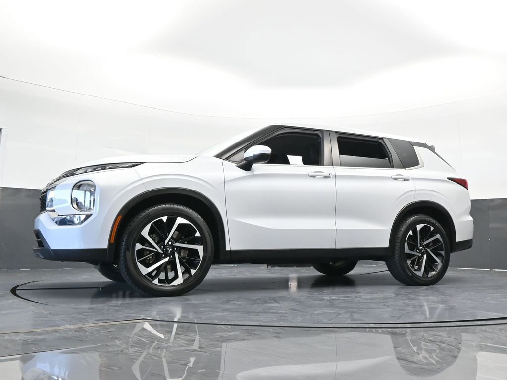 Used 2022 Mitsubishi Outlander ES image 56