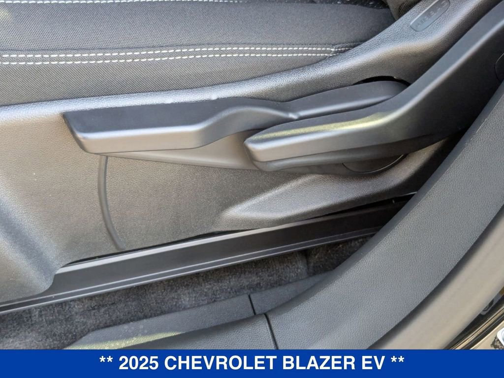 New 2025 Chevrolet Blazer EV LT w/ Midnight/Sport Edition image 14