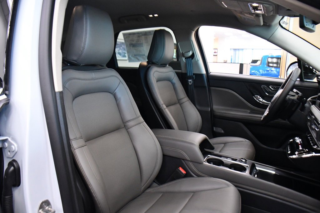 New 2026 Lincoln Corsair Premiere image 15