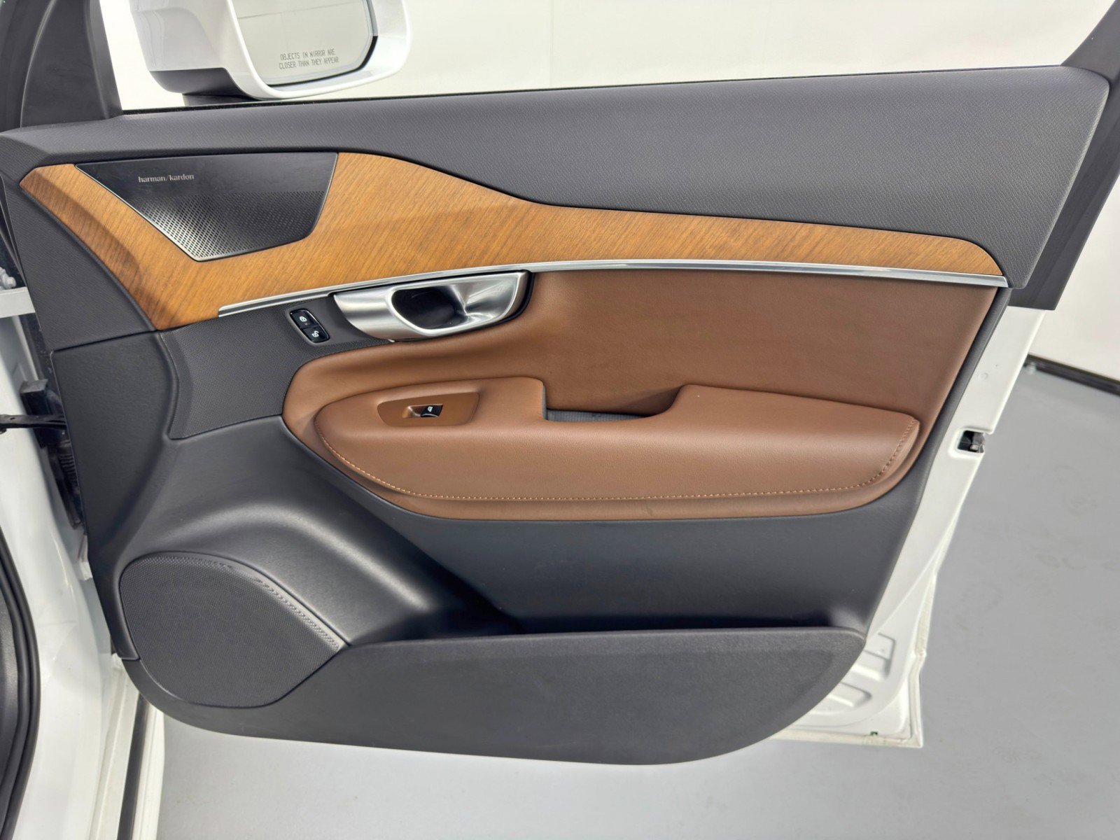 Used 2024 Volvo XC90 T8 Plus image 46