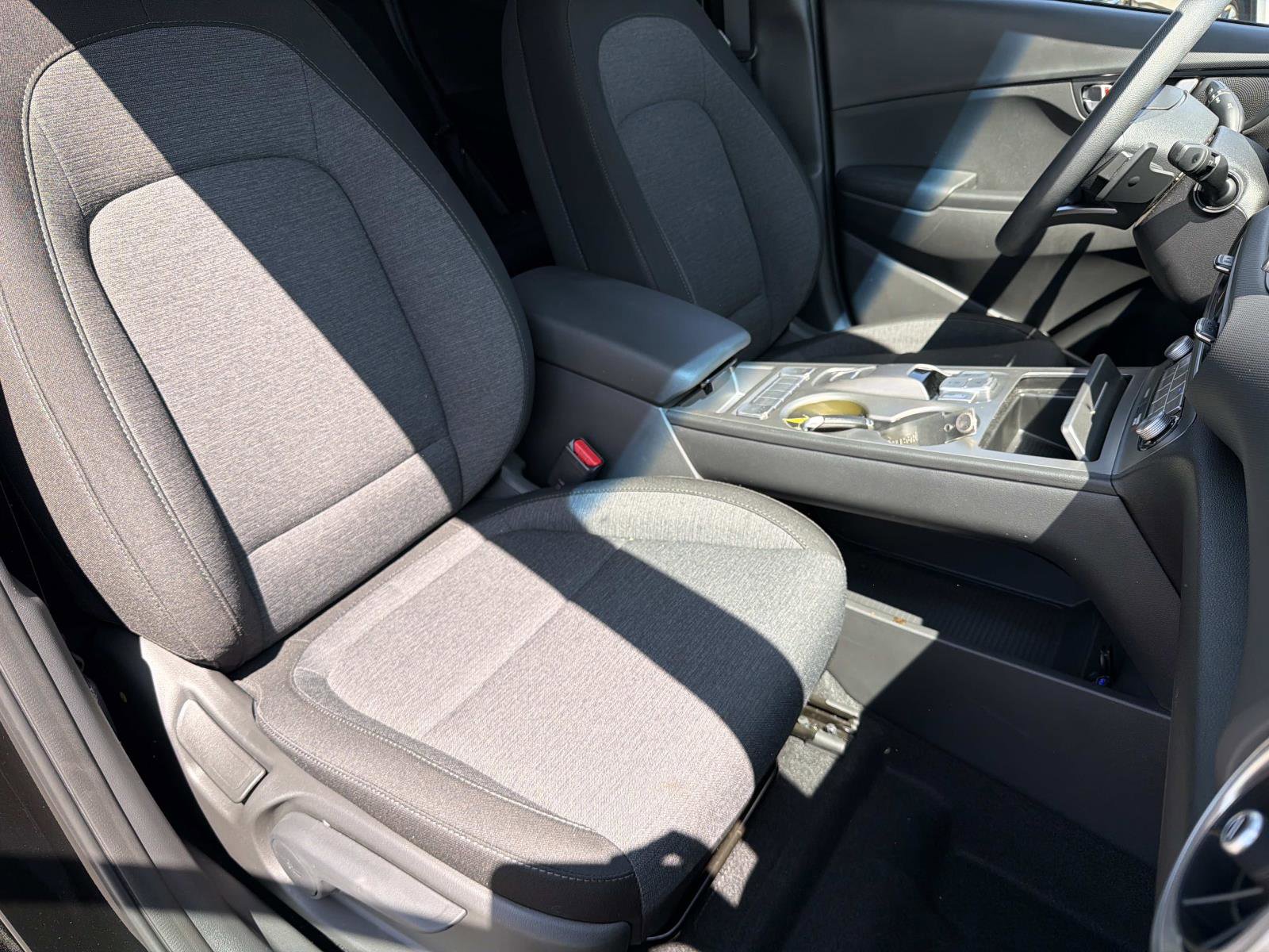 Used 2023 Hyundai Kona SE image 24