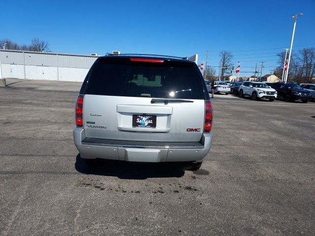Used 2011 GMC Yukon Denali image 4