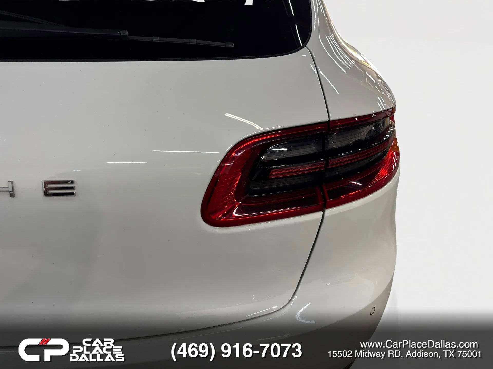 Used 2017 Porsche Macan S image 25