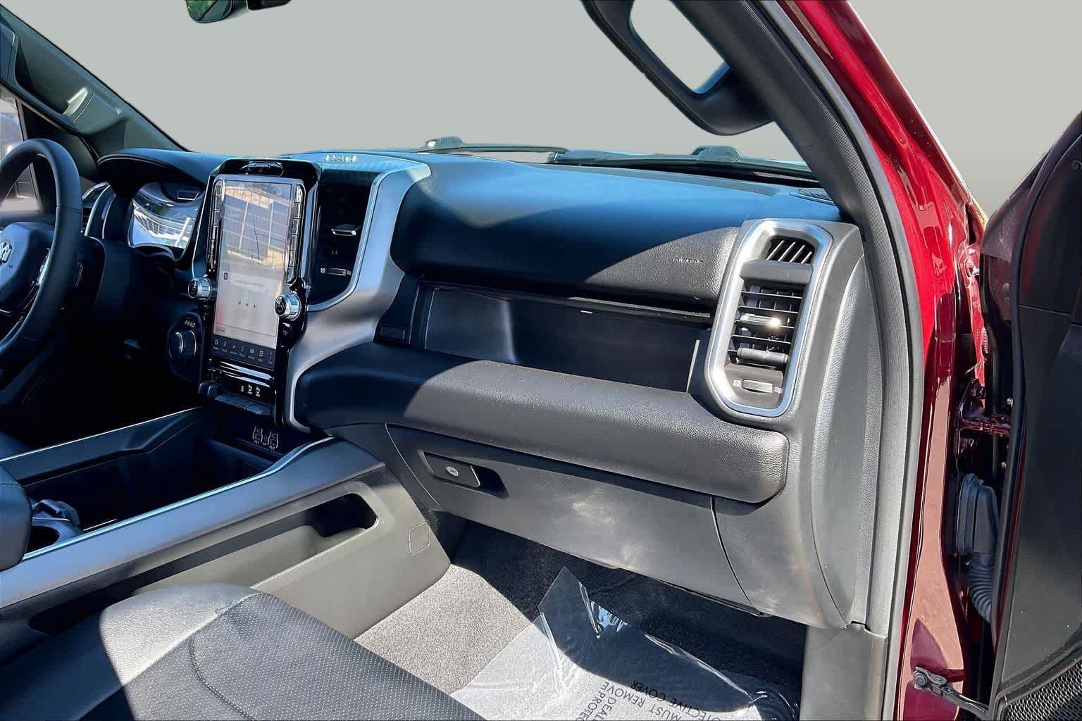 Used 2025 RAM 1500 Big Horn AWD/4WD image 17