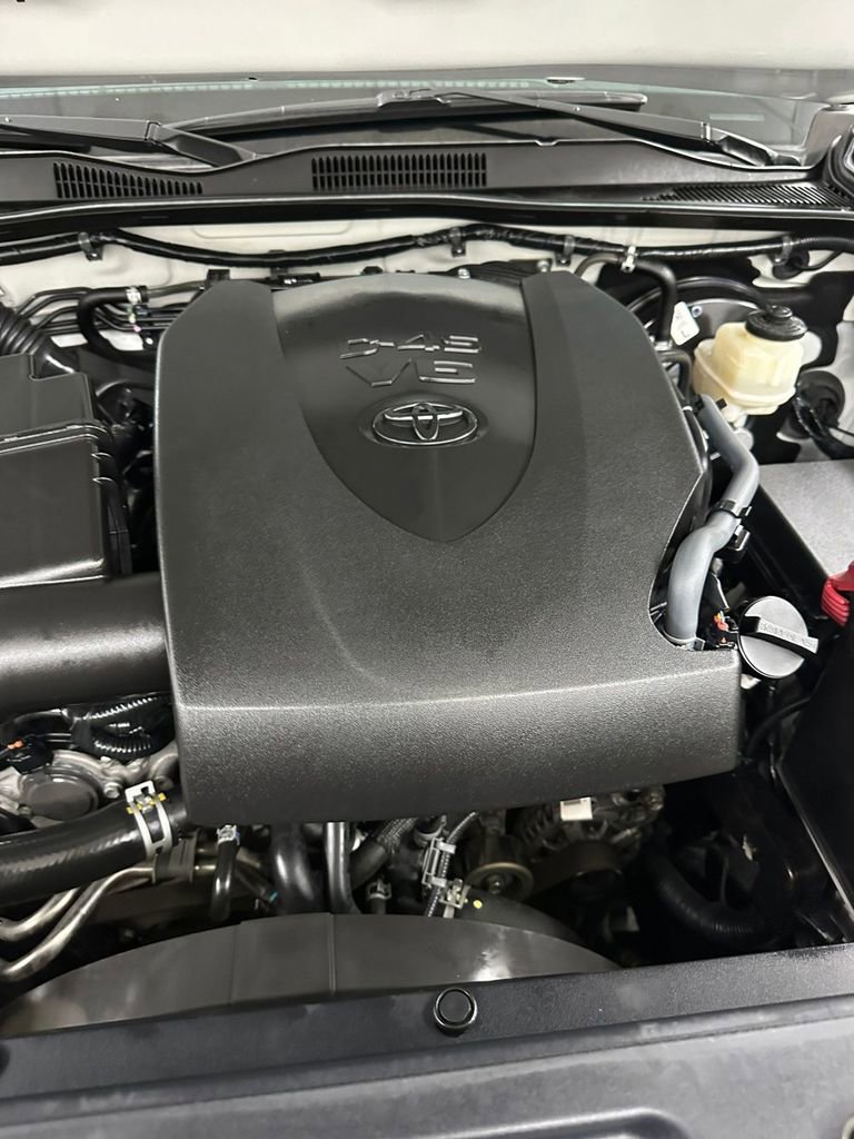 Used 2018 Toyota Tacoma SR w/ SR Convenience Package image 7