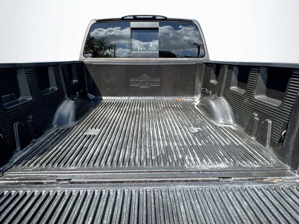 Used 2019 Nissan Titan SV w/ SV Convenience Package image 27